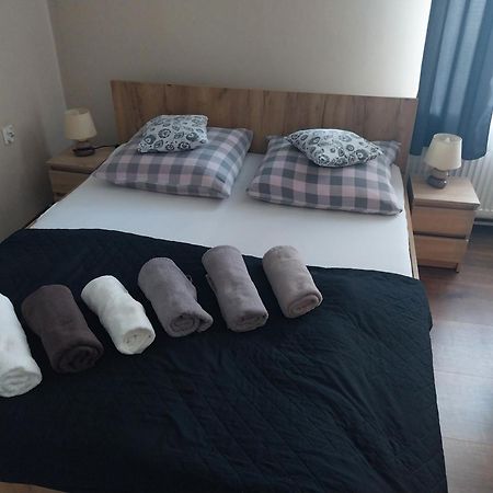 Czarna Owca- Pokoje Goscinne Gniezno Eksteriør bilde